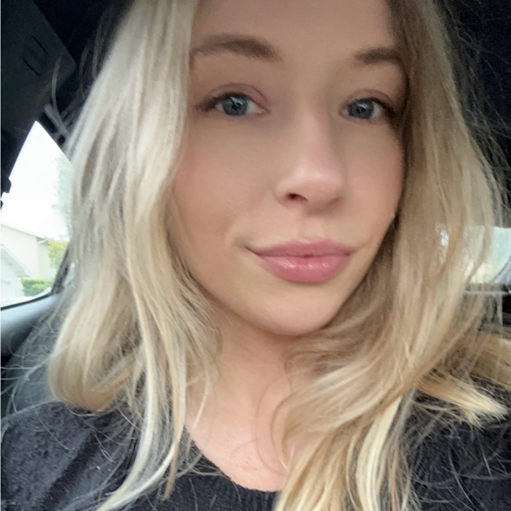 Meet your Posher, Courtney